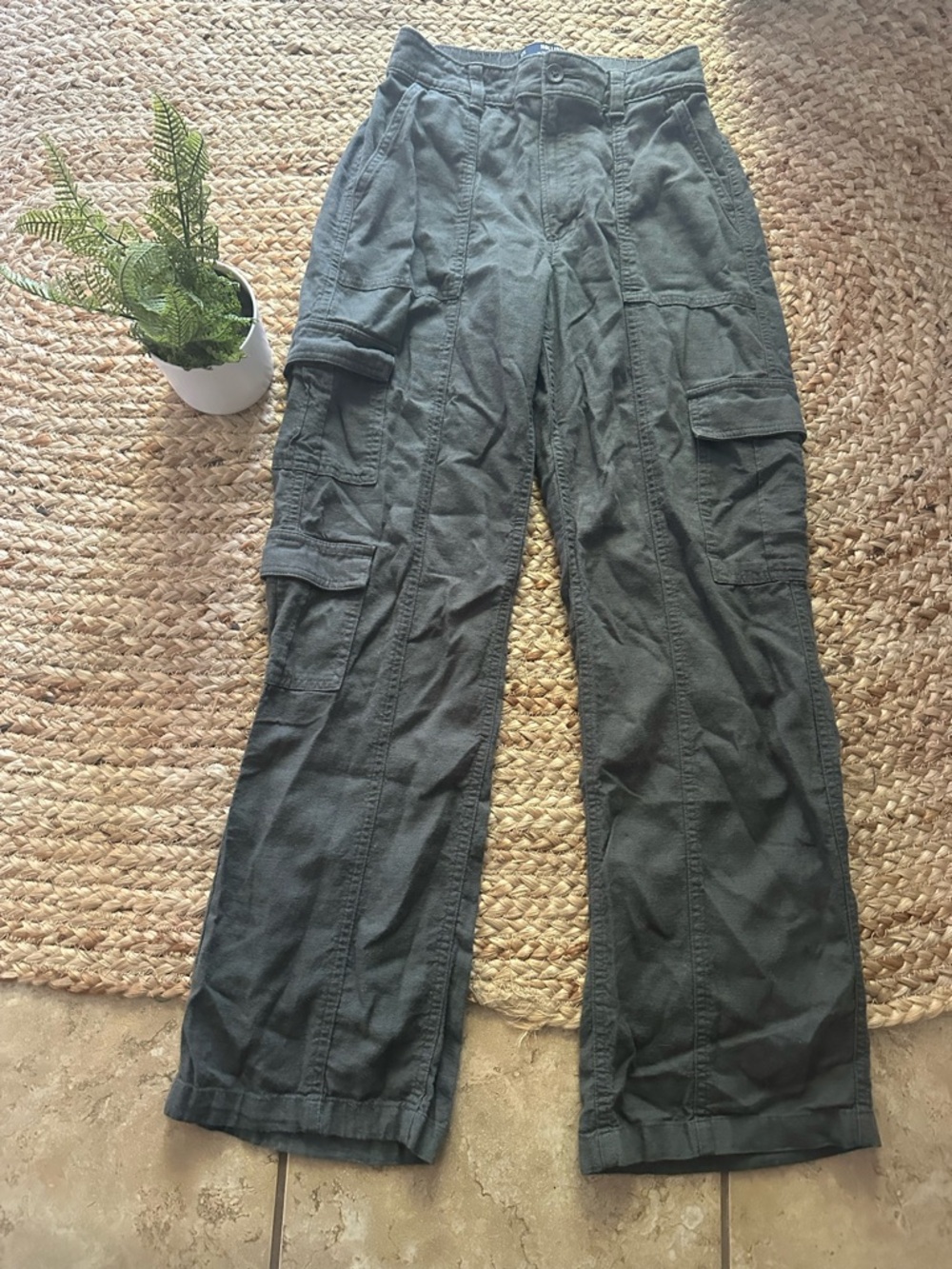 HOLLISTER HIGH RISE CARGO PANTS